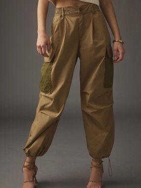 Women’s Cargo Parachutr Pants in Khaki